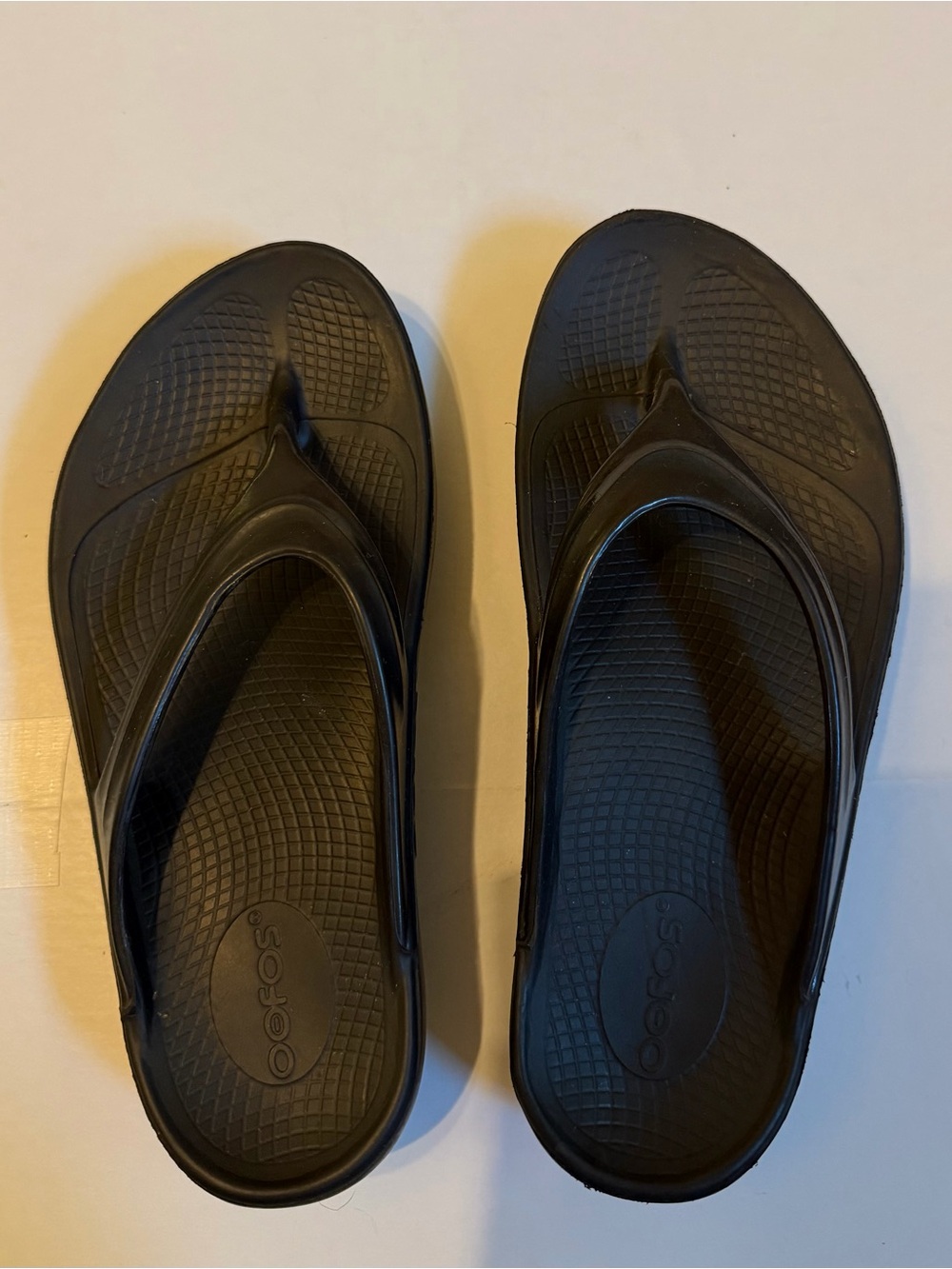 OOFOS OOlala comfort black thong sandals flip flops slides shoes Sz 7